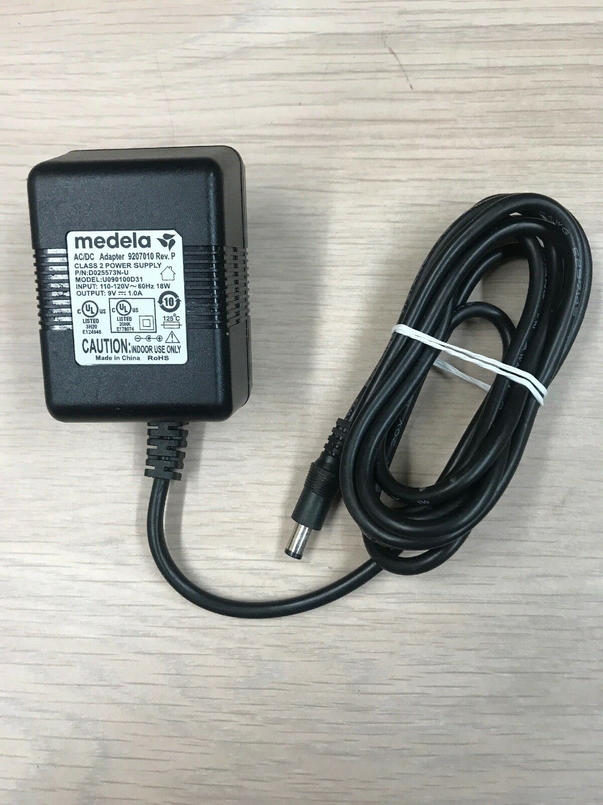 *Brand NEW* Medela U090100D31 Charger 9V DC 1.0A AC Adapter Power Supply